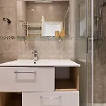 Perchoir, Cathedral, Hypercenter, Air Conditioned